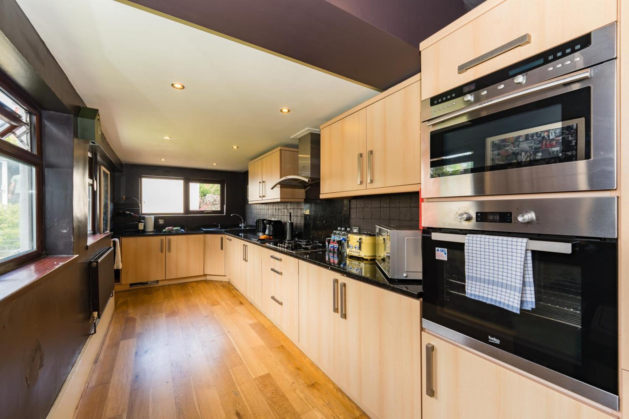 City Retreat, Spacious 4 Bed House, Games Room, Parking, Hot Tub & Bbq Кардифф Экстерьер фото