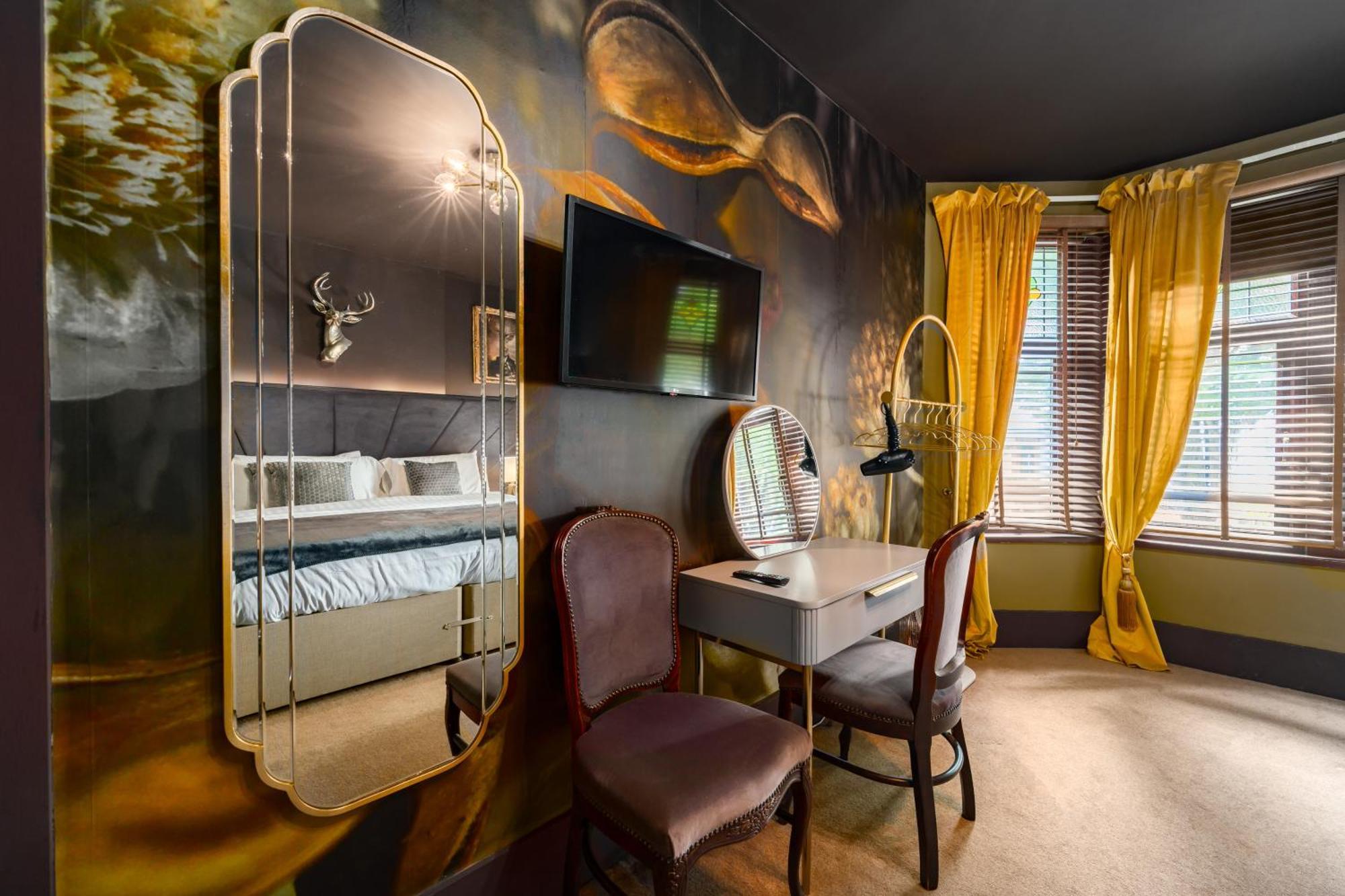 City Retreat, Spacious 4 Bed House, Games Room, Parking, Hot Tub & Bbq Кардифф Экстерьер фото