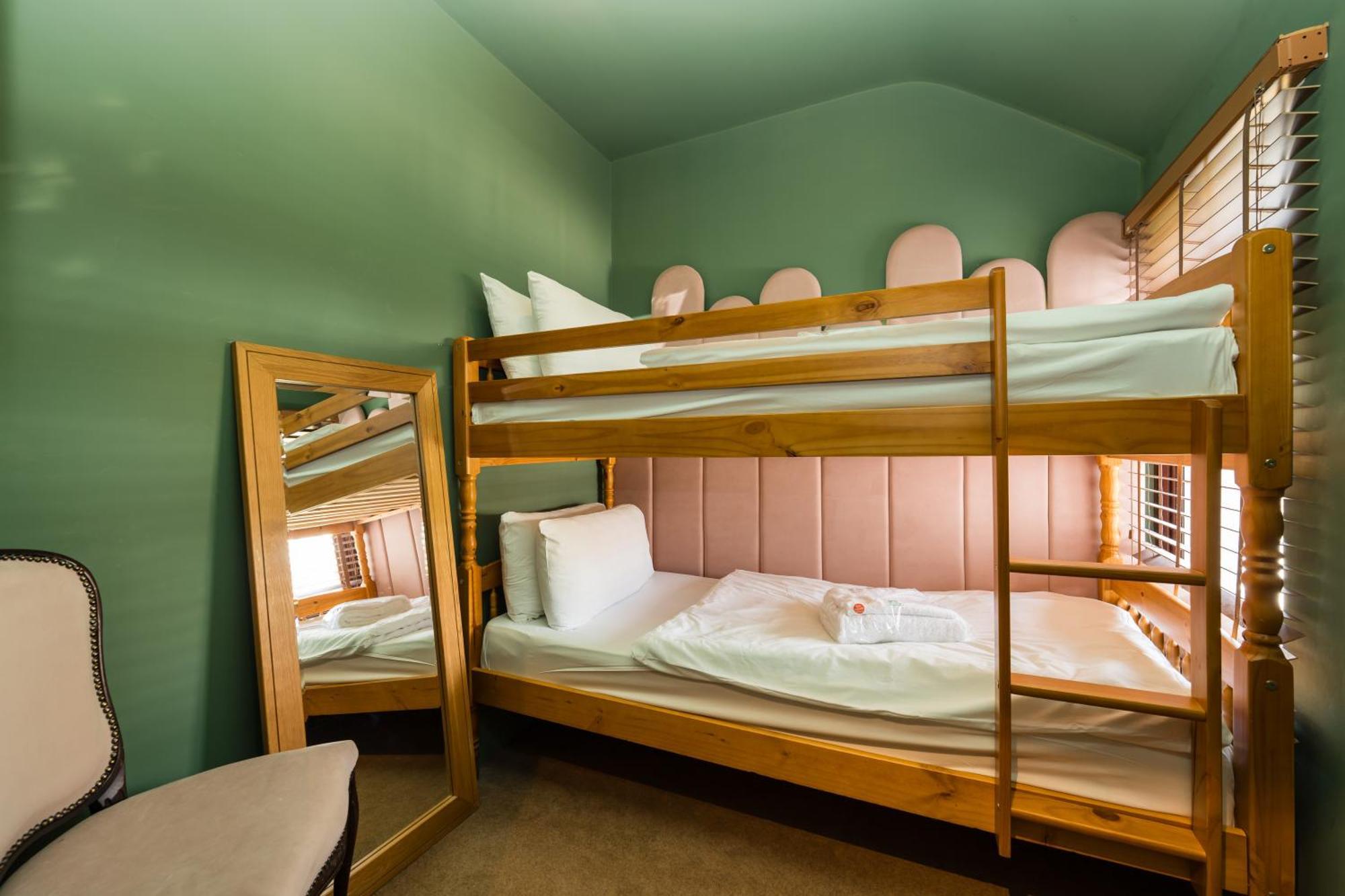City Retreat, Spacious 4 Bed House, Games Room, Parking, Hot Tub & Bbq Кардифф Экстерьер фото