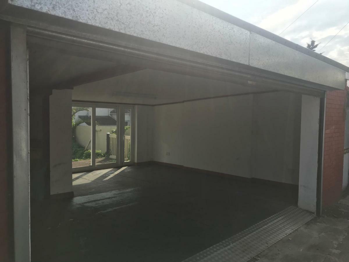 City Retreat, Spacious 4 Bed House, Games Room, Parking, Hot Tub & Bbq Кардифф Экстерьер фото