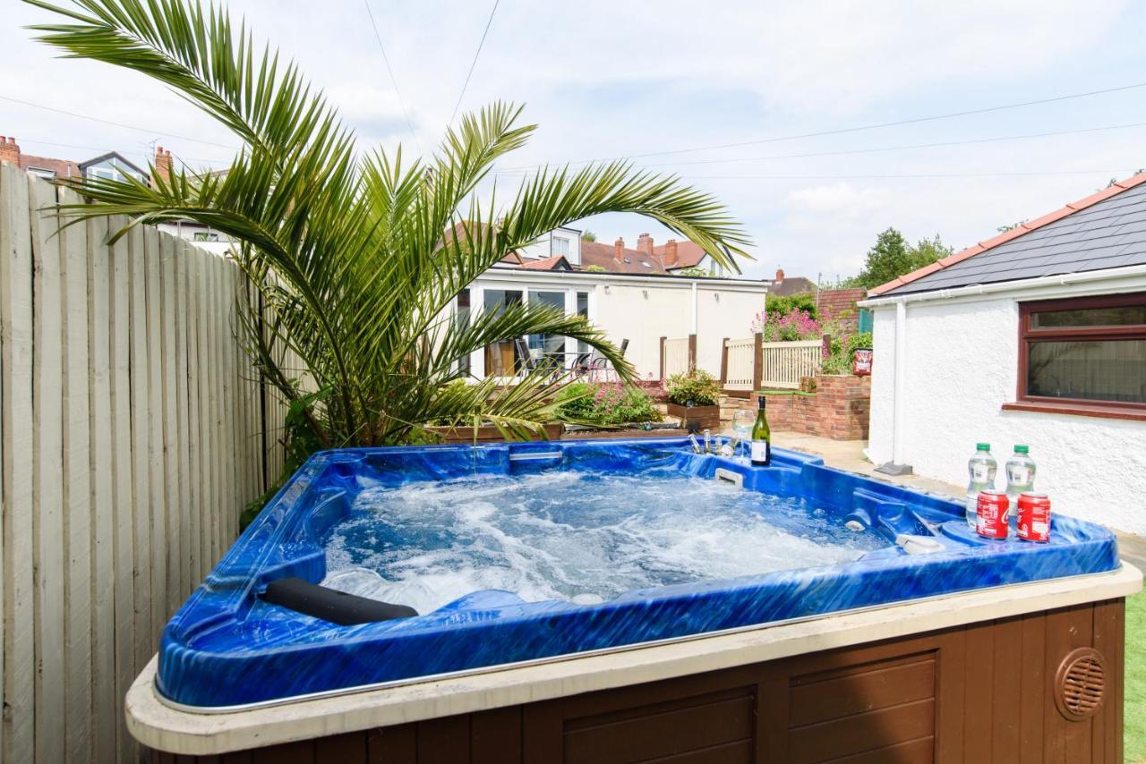 City Retreat, Spacious 4 Bed House, Games Room, Parking, Hot Tub & Bbq Кардифф Экстерьер фото